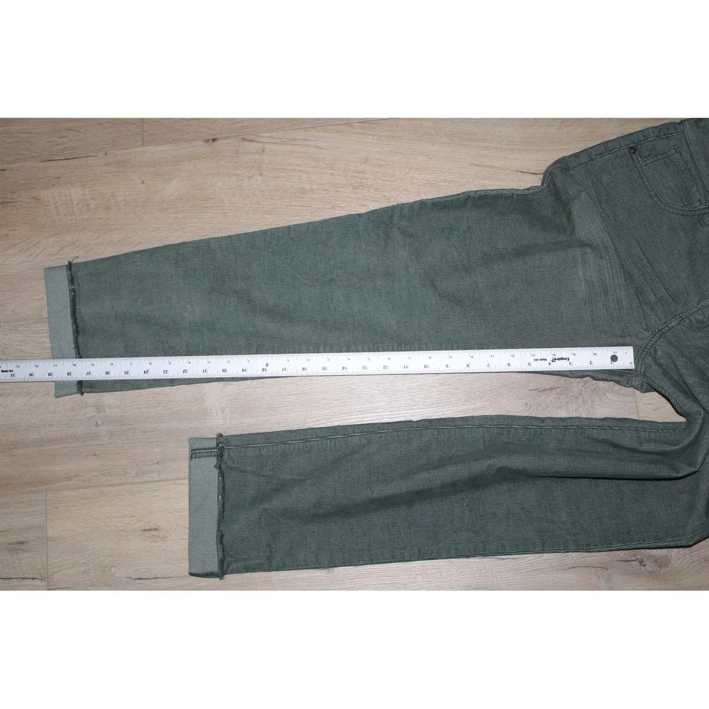 Carve Designs Green Corduroy Pants Womens Size 8 Raw Hem Stretch Straight Leg